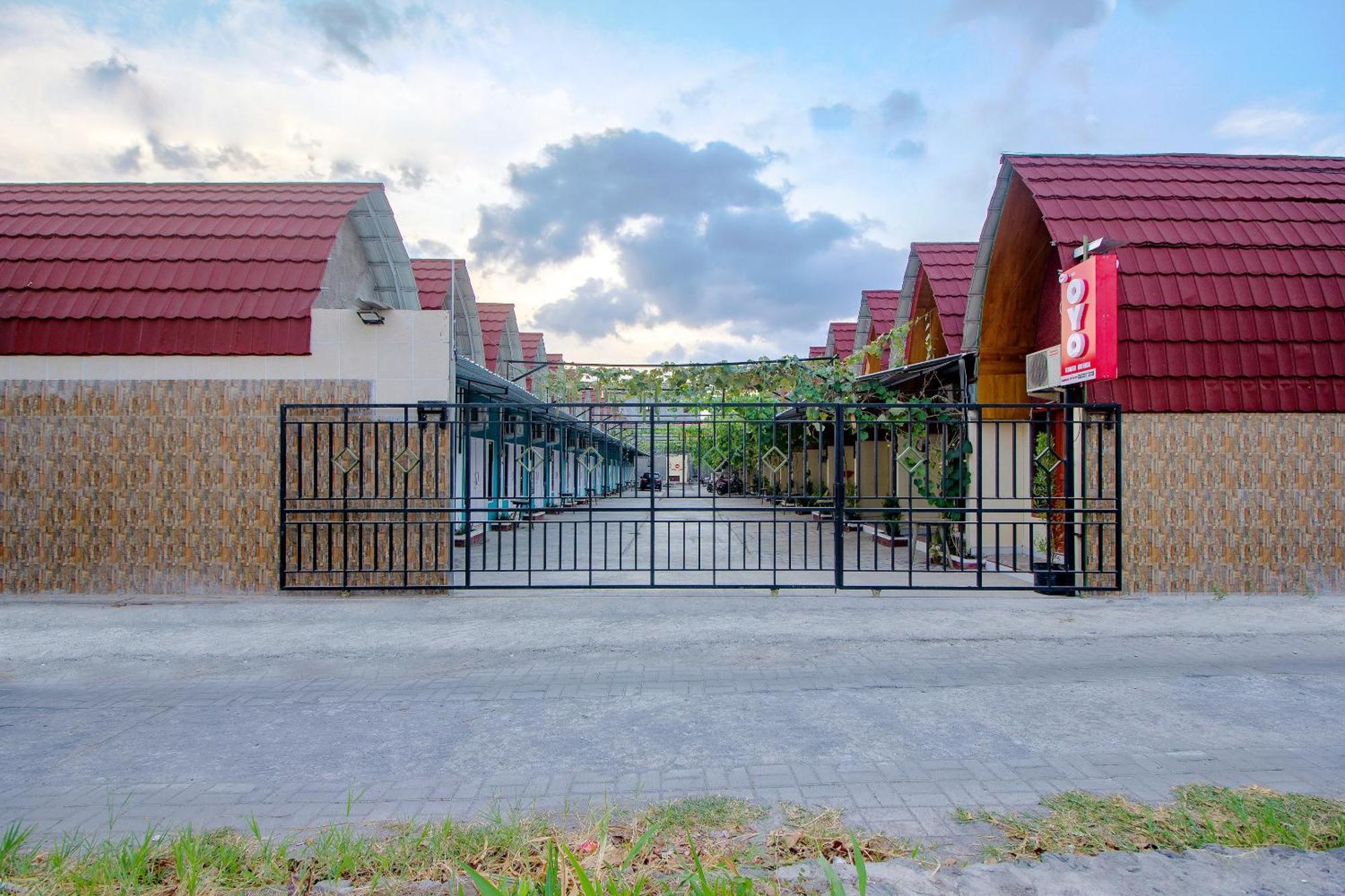 Hotel Oyo Life 1643 Grand Monica Maguwo Exterior foto