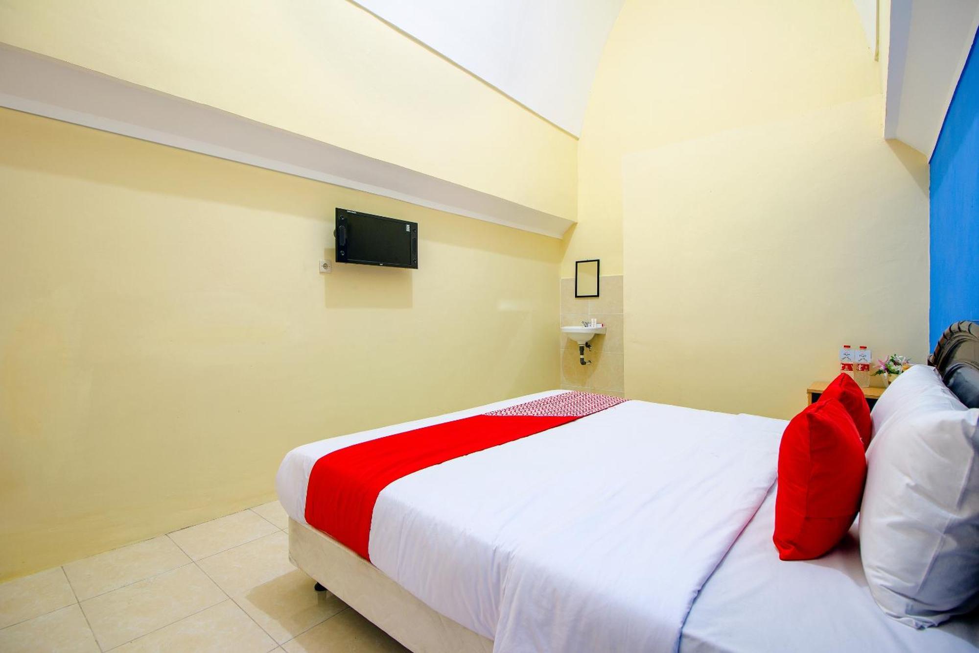 Hotel Oyo Life 1643 Grand Monica Maguwo Exterior foto