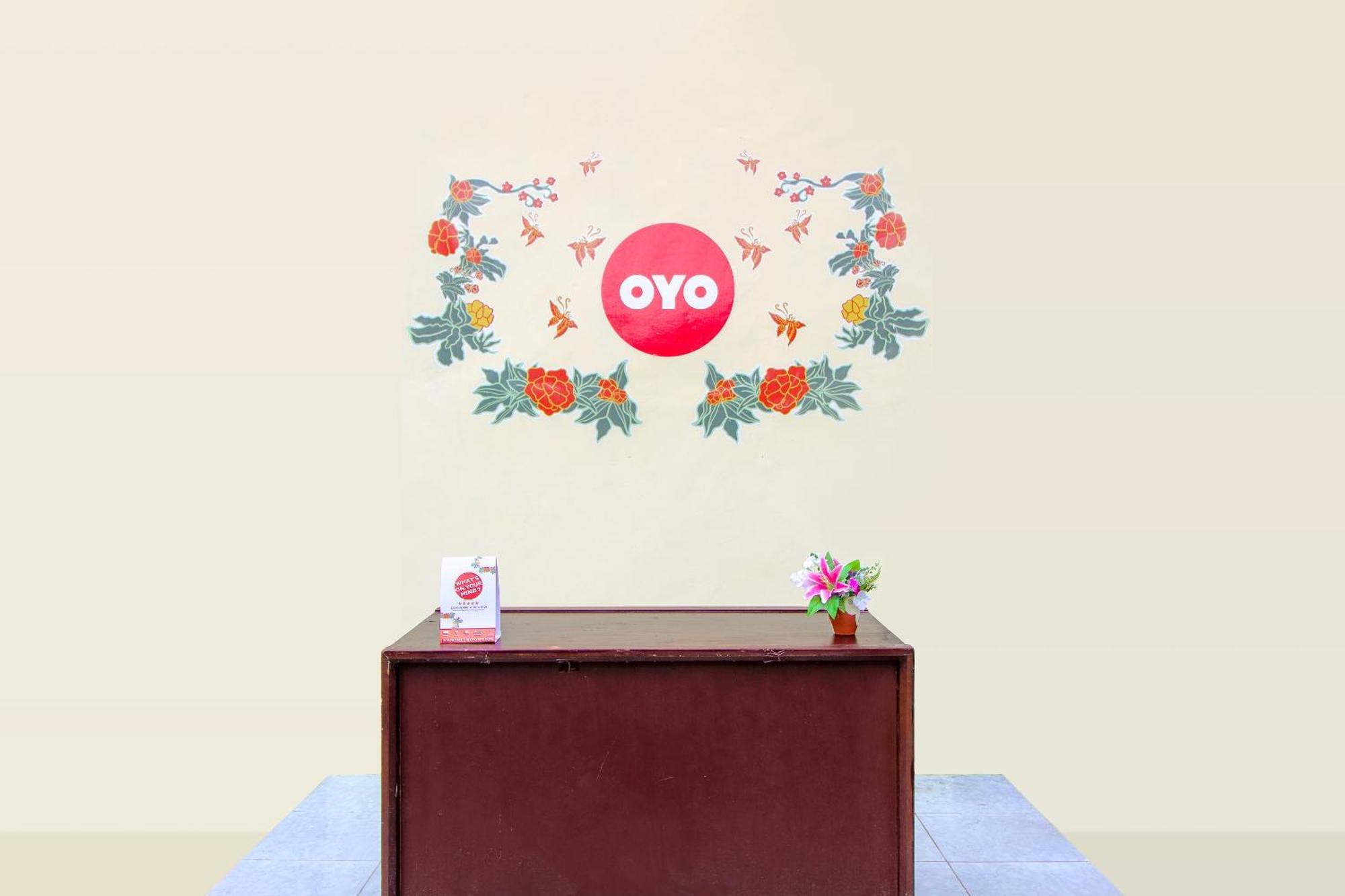 Hotel Oyo Life 1643 Grand Monica Maguwo Exterior foto