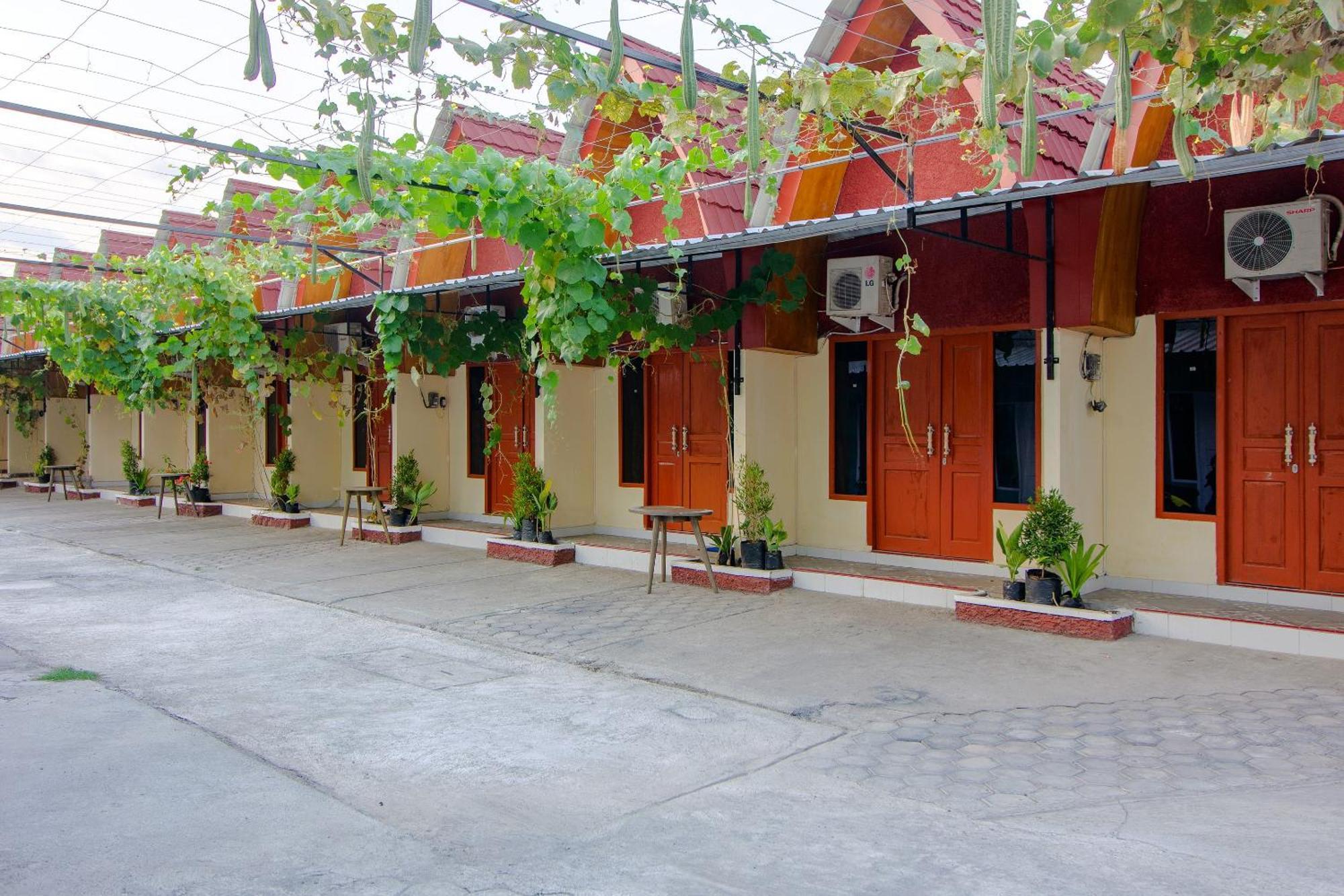 Hotel Oyo Life 1643 Grand Monica Maguwo Exterior foto