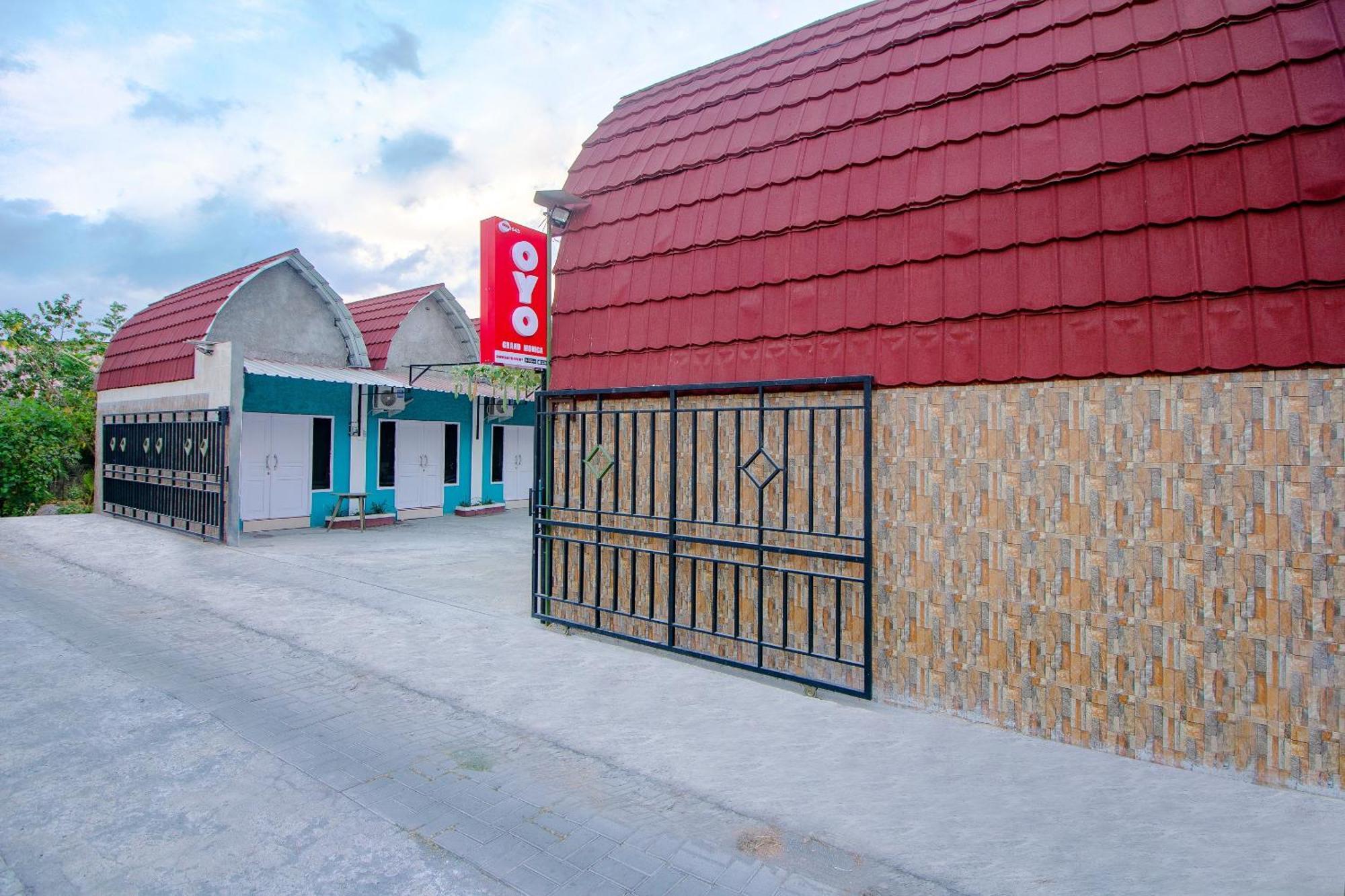 Hotel Oyo Life 1643 Grand Monica Maguwo Exterior foto