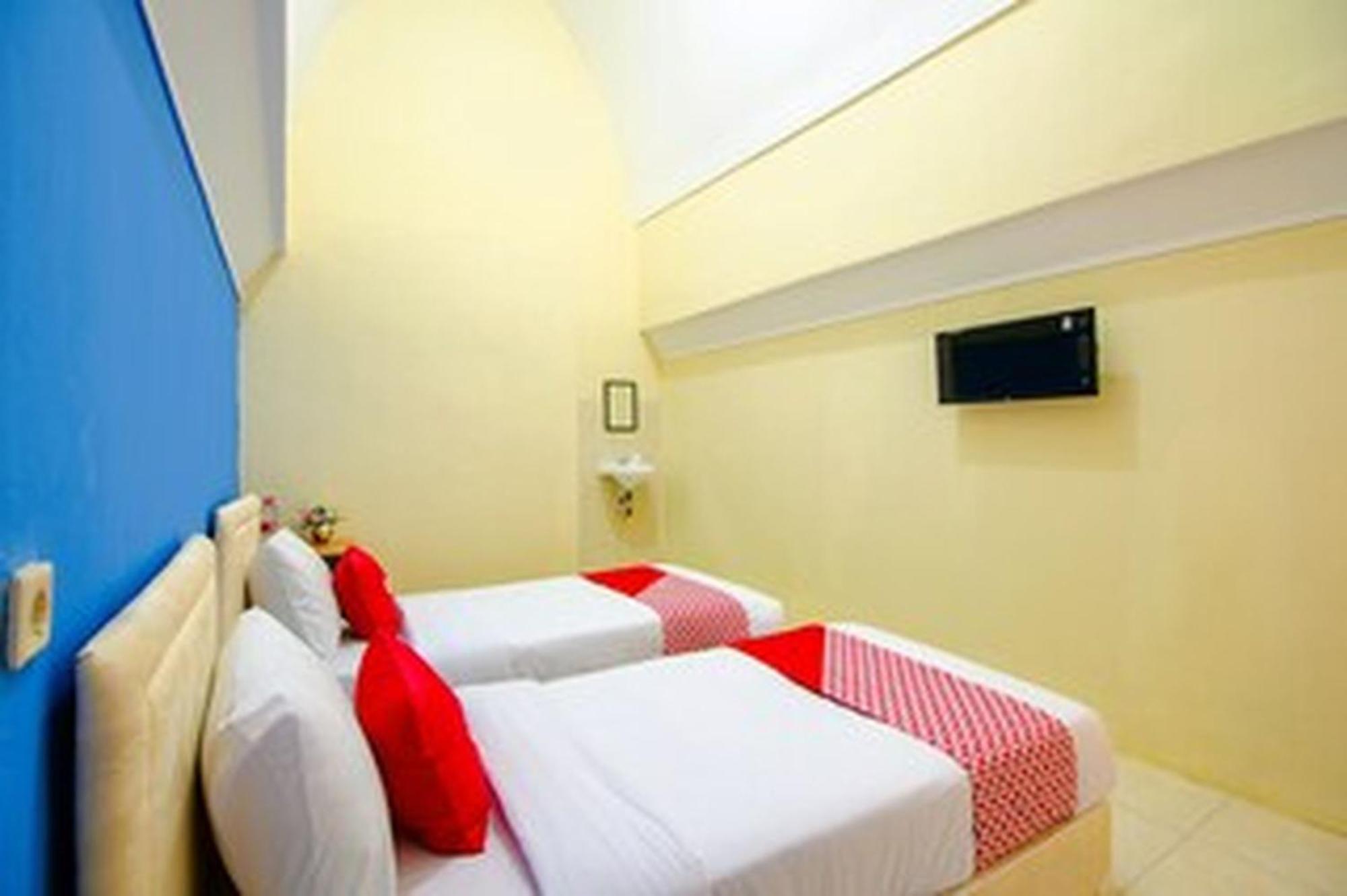 Hotel Oyo Life 1643 Grand Monica Maguwo Exterior foto